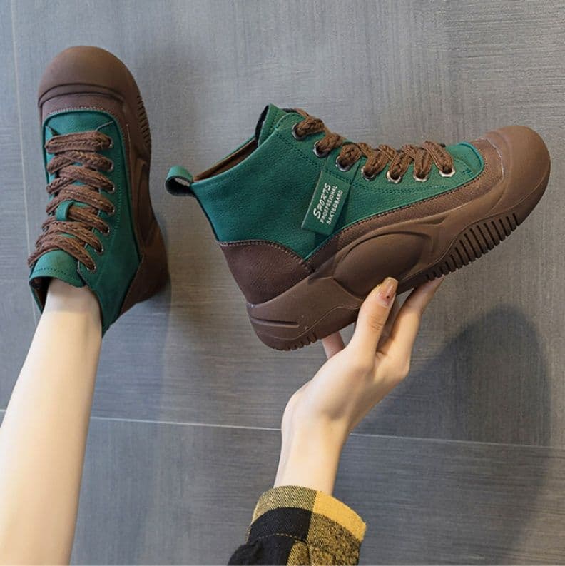 ハイカットスニーカー 高級感 スエード ボリュームソール クッション性 衝撃吸収 安定感 カジュアル おしゃれ スタイリッシュ きれい