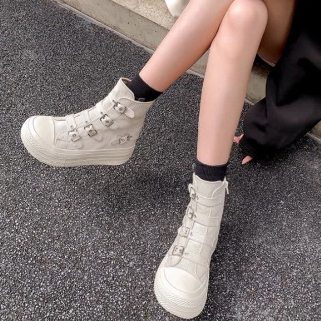 ハイカットスニーカー  厚底ソール サイドジッパー付き 美脚足長 かわいい 目立つ 履きやすい 歩きやすい おしゃれ ボリュームソール