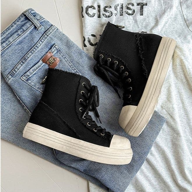 ハイカットスニーカー 伸長効果 カジュアル シンプル スタイリッシュ きれいめ オールシーズン デイリーユース スエード素材 軽快