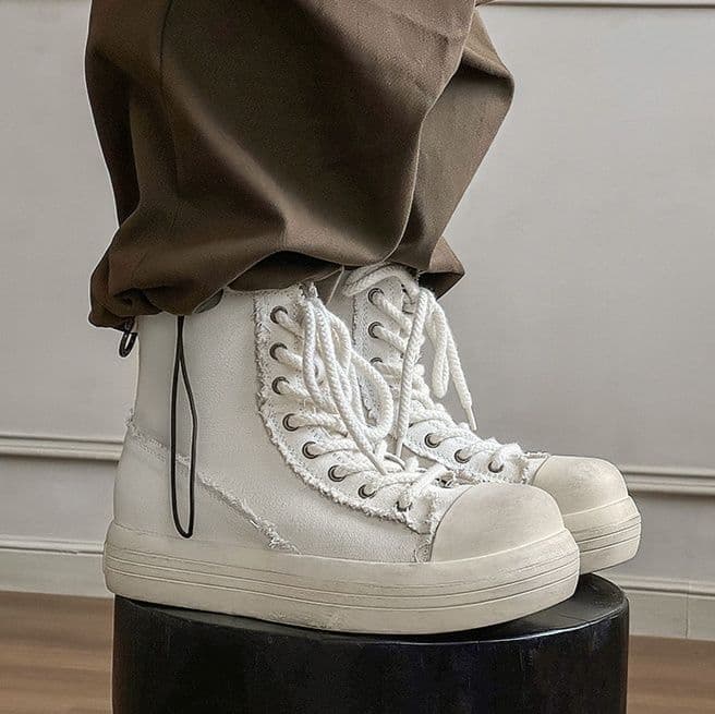 ハイカットスニーカー 伸長効果 カジュアル シンプル スタイリッシュ きれいめ オールシーズン デイリーユース スエード素材 軽快