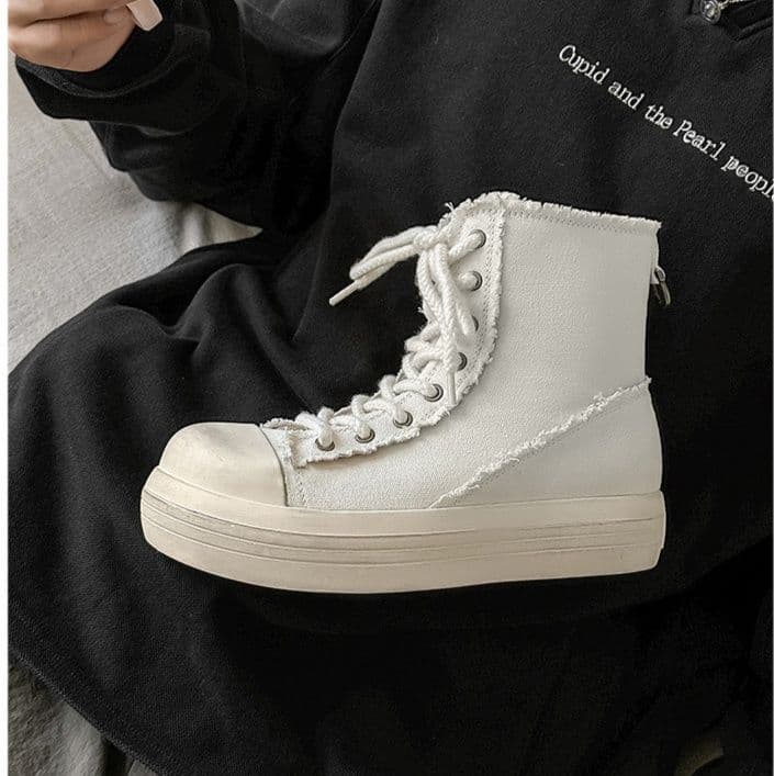 ハイカットスニーカー 伸長効果 カジュアル シンプル スタイリッシュ きれいめ オールシーズン デイリーユース スエード素材 軽快