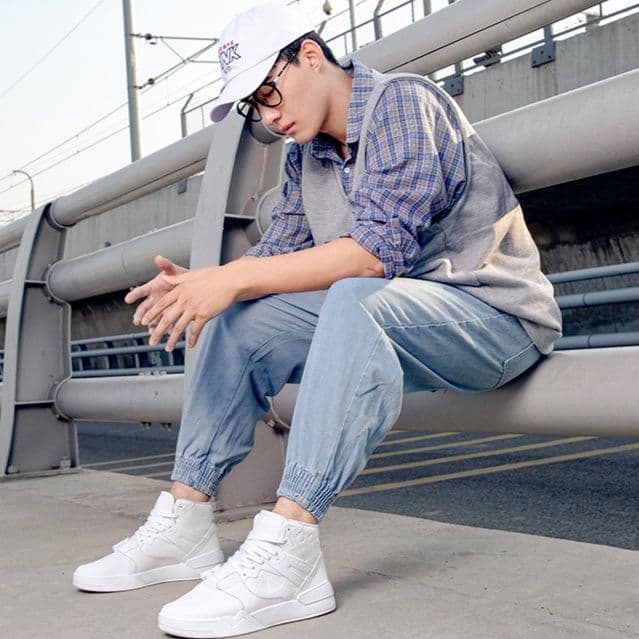 ハイカットスニーカー 定番 カジュアル スポーツ 歩きやすい クッション 安定感 衝撃吸収 グリップ力 部活 通学 学校 痛くならない