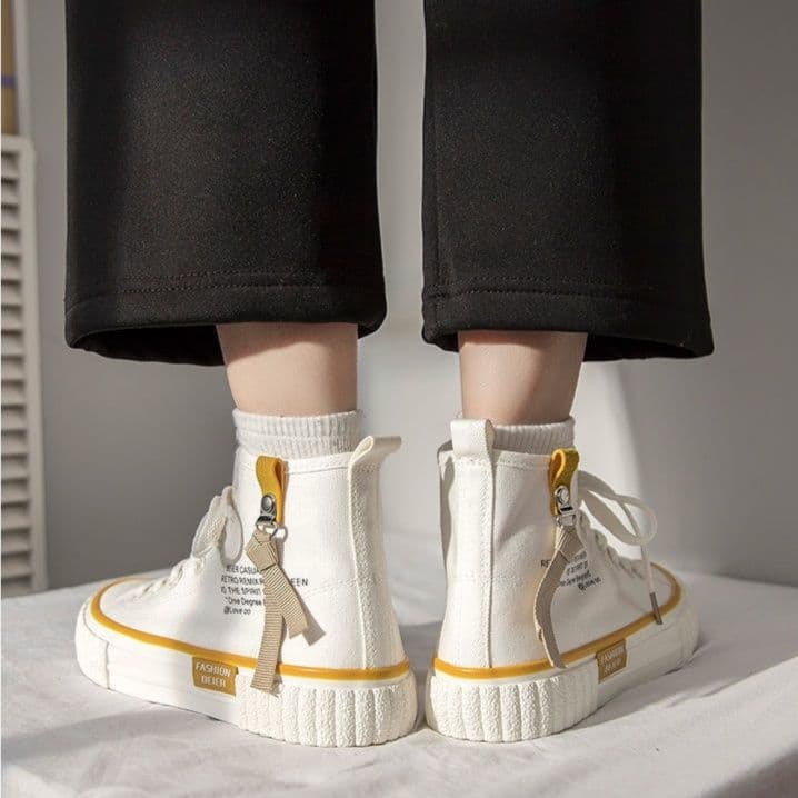 ハイカットスニーカー 定番 カジュアル スタイルアップ おしゃれ シンプル かわいい オールシーズン 履きやすい 歩きやすい 安定感