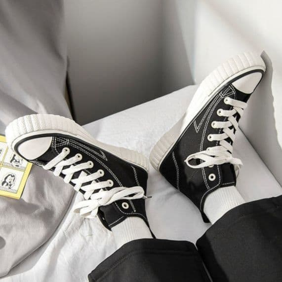 ハイカットスニーカー 定番 カジュアル スタイルアップ おしゃれ シンプル かわいい オールシーズン 履きやすい 歩きやすい 安定感