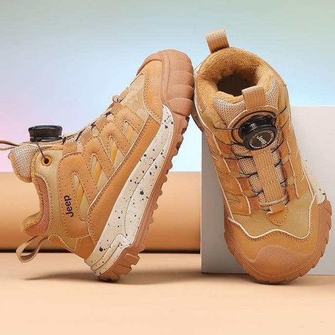 ハイカットスニーカー クール カジュアル シンプル かわいい 可愛い 綺麗 かっこいい 目立つ 遊び心 おしゃれ ダイヤル式 通気性