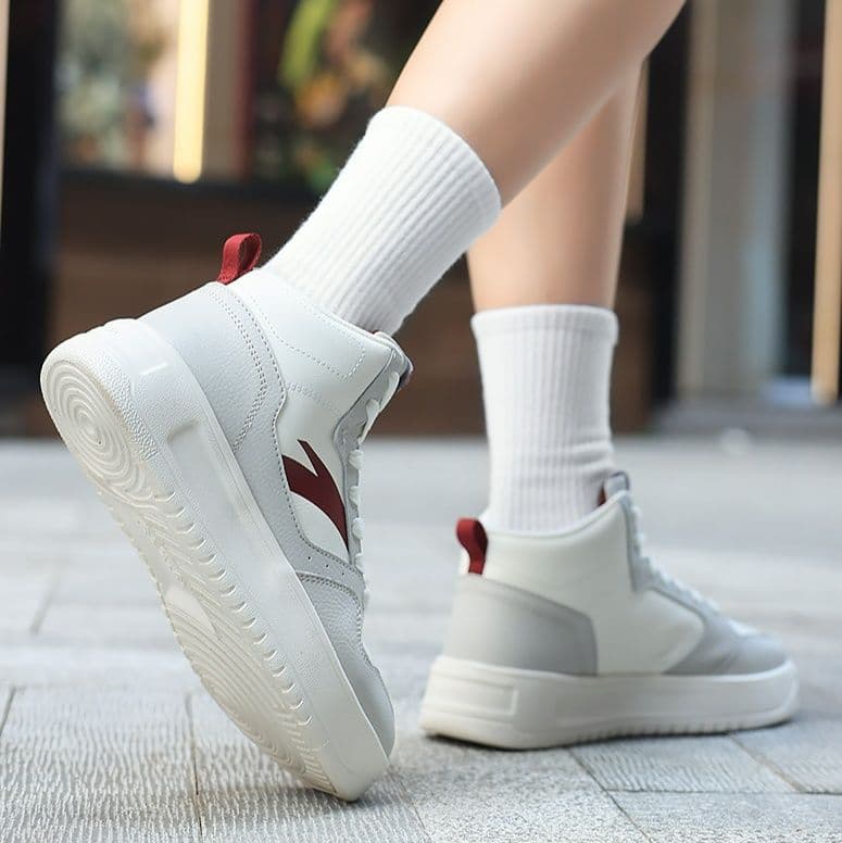 ハイカットスニーカー 美脚効果 疲れにくい 痛くならない ふわり軽やか クッション性 通気性 スポーティー スポーツ ランニング