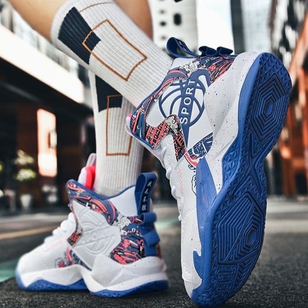 ハイカットスニーカー クッション性 衝撃吸収性 防滑性 通気性 日常使い 部活 スポーツ ランニング デイリーユース かっこいい 目立つ