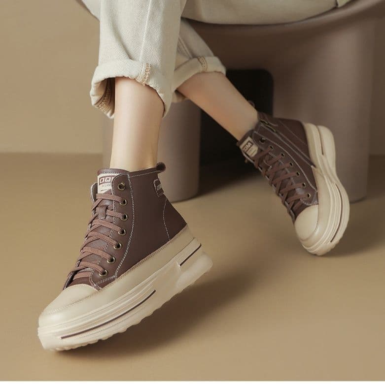 ハイカットスニーカー 秋 冬 脚長効果 伸長効果 美脚足長 おしゃれ スタイリッシュ きれいめ 厚底ソール 歩きやすい クッション 通気性