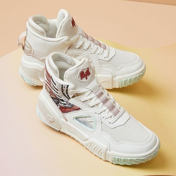 ハイカットスニーカー ダンス 疲れにくい 痛くならない カジュアル シンプル かわいい 遊び心 おしゃれ 歩きやすい クッション 安定感