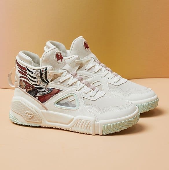 ハイカットスニーカー ダンス 疲れにくい 痛くならない カジュアル シンプル かわいい 遊び心 おしゃれ 歩きやすい クッション 安定感