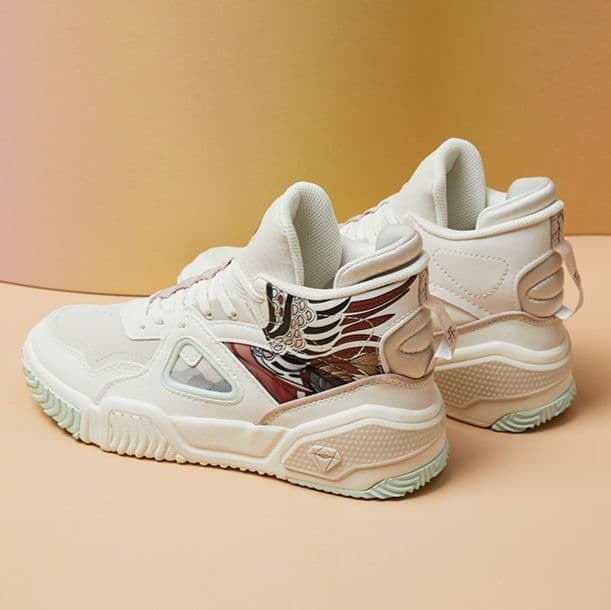 ハイカットスニーカー ダンス 疲れにくい 痛くならない カジュアル シンプル かわいい 遊び心 おしゃれ 歩きやすい クッション 安定感