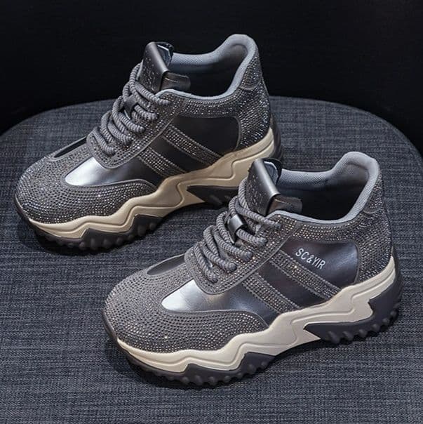 ハイカットスニーカー 美脚足長 ストリート ヒップホップ ダンススニーカー 伸長効果 目立つ 遊び心 おしゃれ クッション 安定感