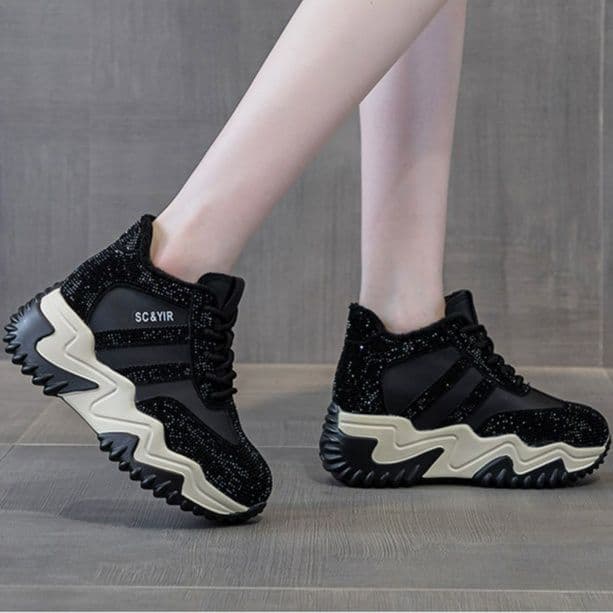 ハイカットスニーカー 美脚足長 ストリート ヒップホップ ダンススニーカー 伸長効果 目立つ 遊び心 おしゃれ クッション 安定感