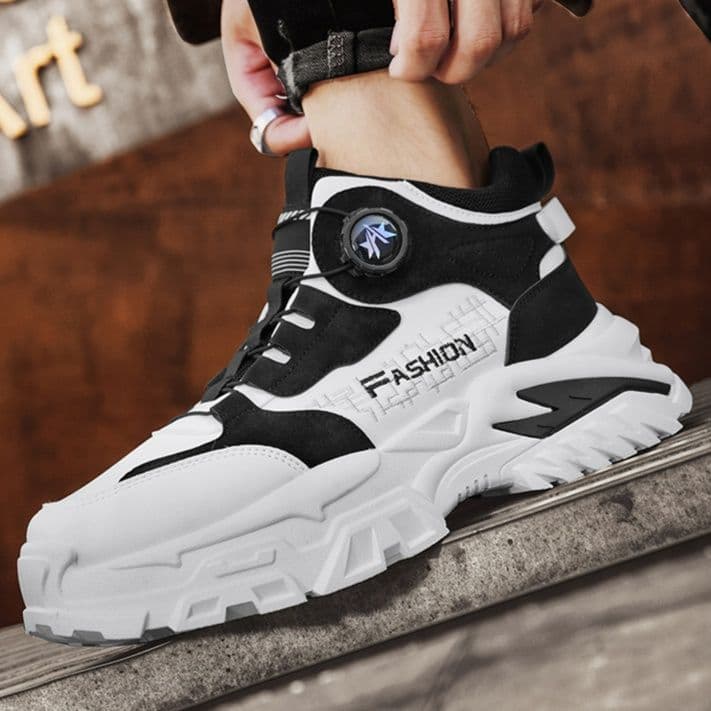 【ハイテク・アーバン】ダイヤル式フリーロック・ダッドスニーカー エクリュ×ダークブラウン | 多層パネル構造 ギザギザ・チャンキーソール ストリート・テックウェア