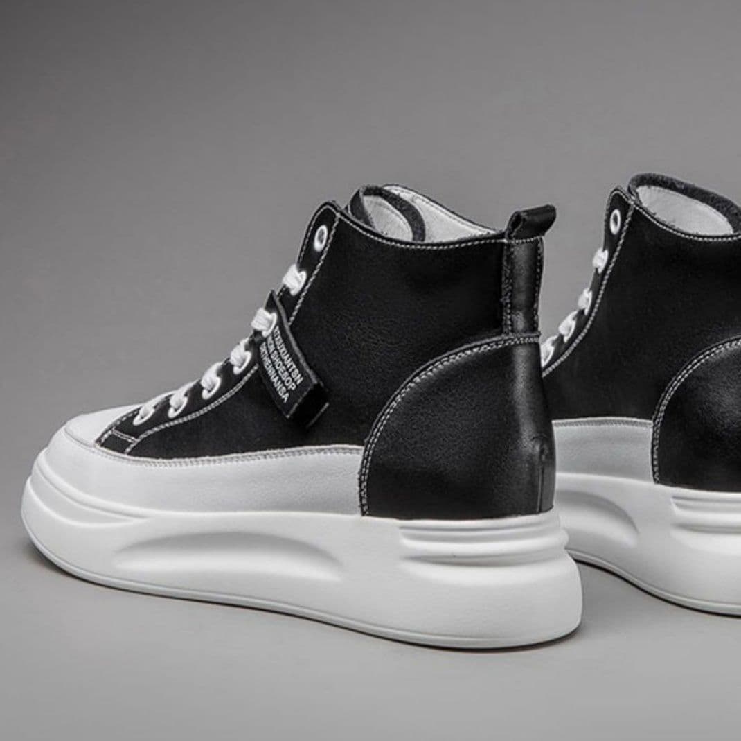 ハイカットスニーカー 好評 スタイルアップ おしゃれ かっこいい シンプル 日常使い デイリーコーデ 歩きやすい クッション