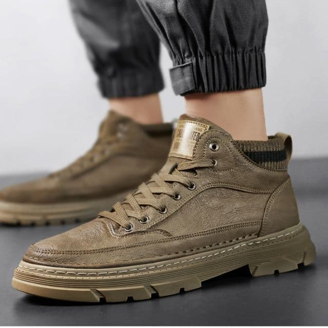 ハイカットスニーカー 定番 ビジネス 通勤 会社 おしゃれ スタイリッシュ きれいめ 歩きやすい クッション 安定感 スタイルアップ