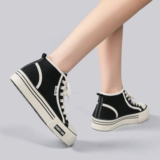 ハイカットスニーカー 人気 定番 シンプル カジュアル 可愛い 履きやすい 歩きやすい クッション 安定感 キャンパス 日常使い