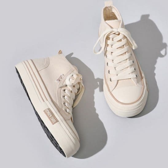 ハイカットスニーカー 人気 定番 シンプル カジュアル 可愛い 履きやすい 歩きやすい クッション 安定感 キャンパス 日常使い