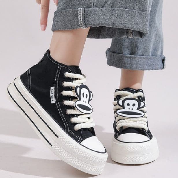 ハイカットスニーカー シンプル カジュアル 可愛い かわいい 目立つ 遊び心 デイリーコーデ デイリーユース 履きやすい 歩きやすい