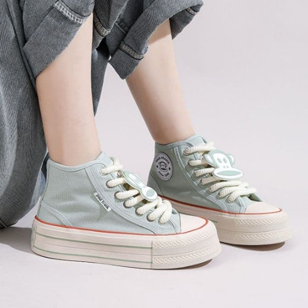 ハイカットスニーカー シンプル カジュアル 可愛い かわいい 目立つ 遊び心 デイリーコーデ デイリーユース 履きやすい 歩きやすい