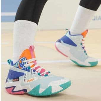 ハイカットスニーカー 人気 定番 かっこいい 目立つ スポーツ ランニング バスケットシューズ 衝撃吸収 グリップ力 通気性 履き心地