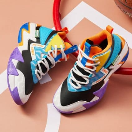 ハイカットスニーカー 人気 定番 かっこいい 目立つ スポーツ ランニング バスケットシューズ 衝撃吸収 グリップ力 通気性 履き心地