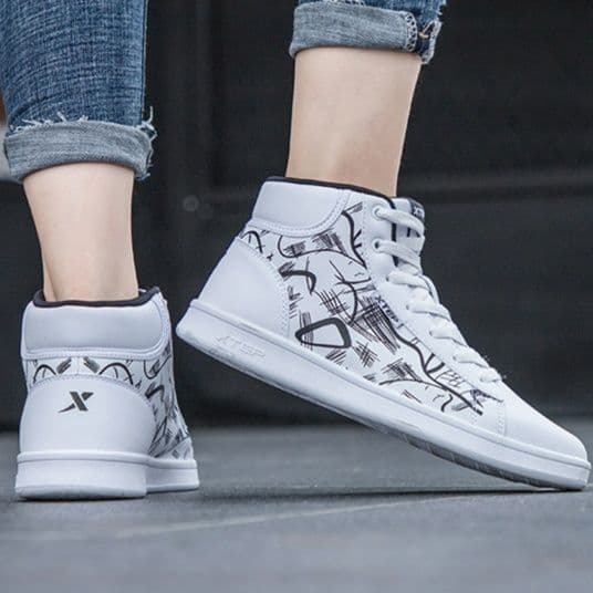 【アートな足元】グラフィック ハイカットスニーカー | モノトーン プリント ストリート ユニセックス