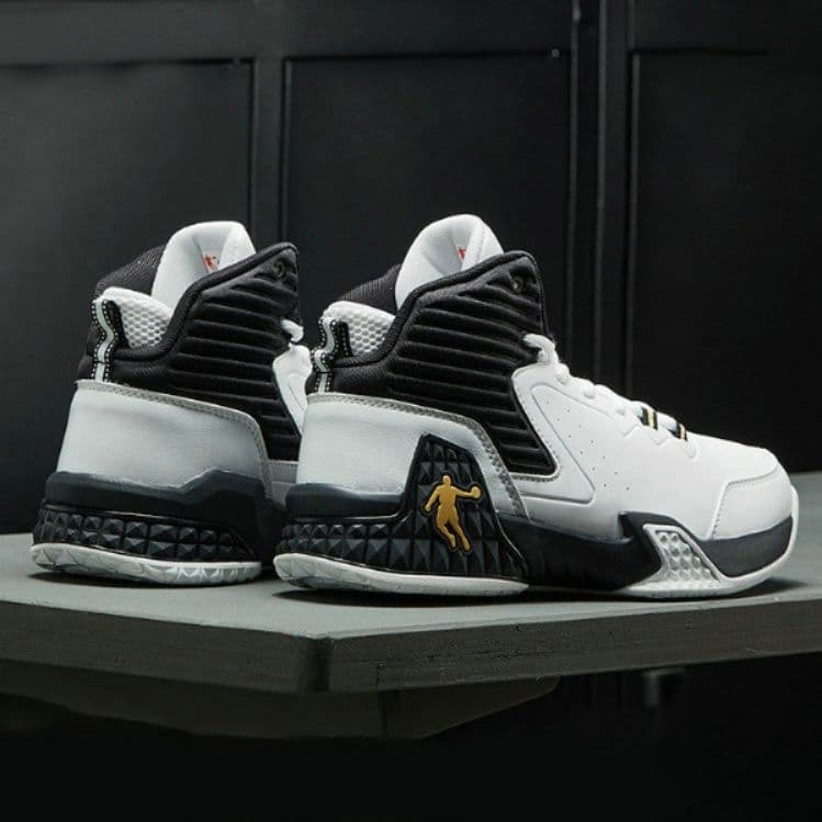 【躍動する足元】テック・ハイカットスニーカー ホワイト×ブラック | 厚底 バスケットシューズ 異素材コンビ