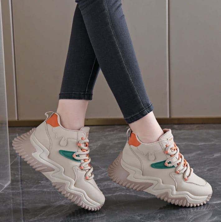 【ポップ・ボリューム】厚底スニーカー ベージュ×オレンジ | チャンキーソール 異素材ミックス カジュアル ストリート