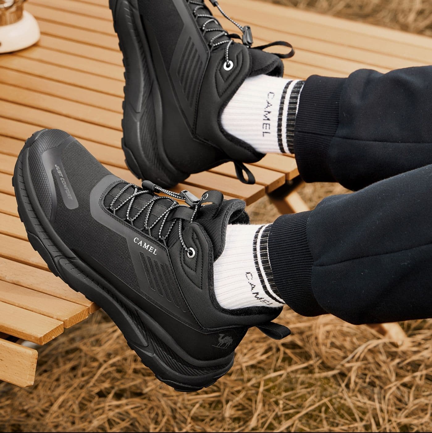 【トレイル・マスター】CAMEL アウトドアスニーカー オールブラック | クイックレースシステム 高機能テックソール キャンプ・アクティブ