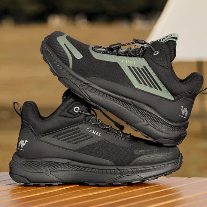 【トレイル・マスター】CAMEL アウトドアスニーカー オールブラック | クイックレースシステム 高機能テックソール キャンプ・アクティブ