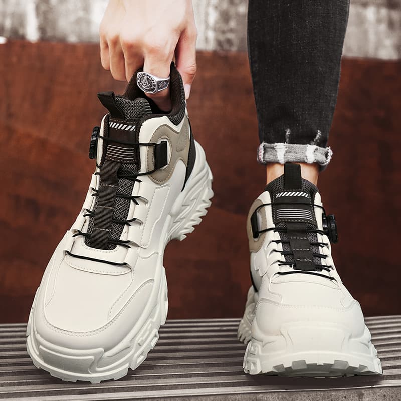 【ハイテク・アーバン】ダイヤル式フリーロック・ダッドスニーカー エクリュ×ダークブラウン | 多層パネル構造 ギザギザ・チャンキーソール ストリート・テックウェア