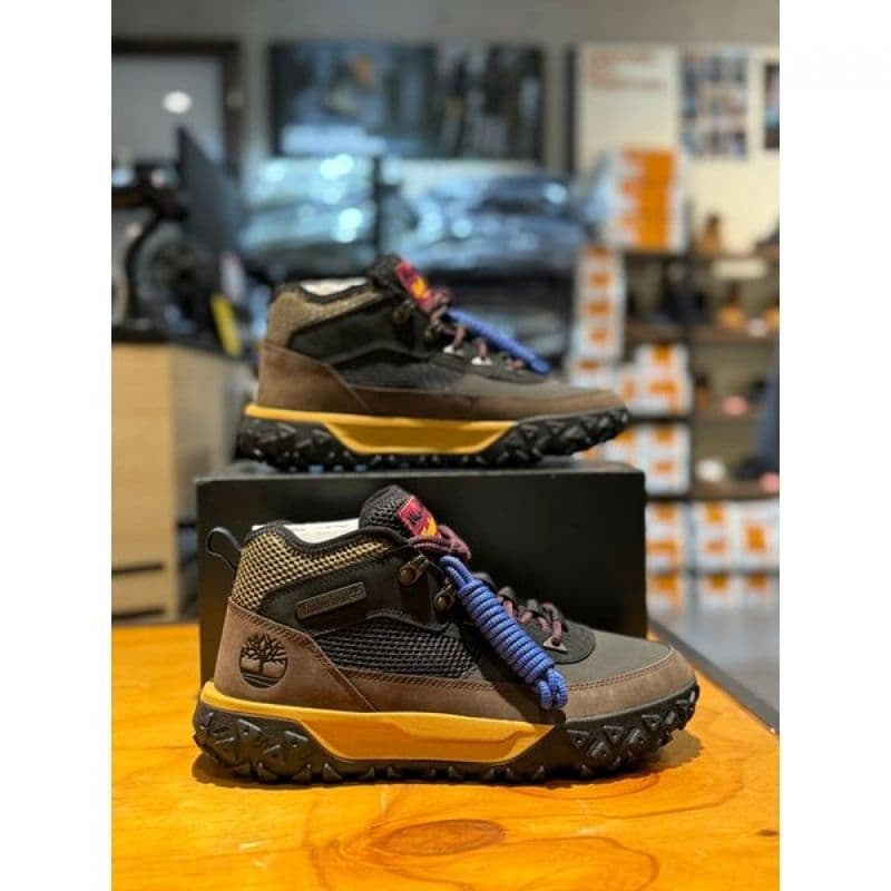 ハイカットスニーカー アウトドア冒険家ハイカット