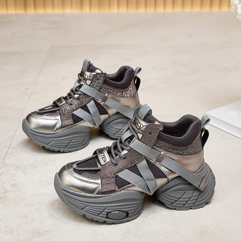 ハイカットスニーカー ヒップホップ ダンススニーカー 目立つ 遊び心 おしゃれ  ボリュームソール クロスベルト  安定感 クッション