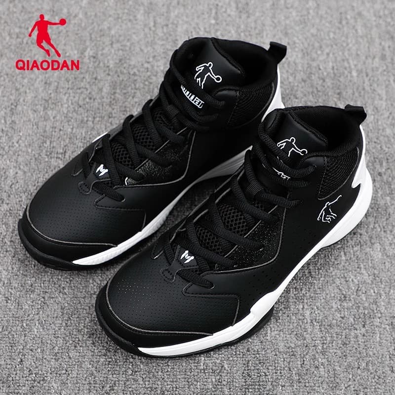 ハイカットスニーカー 人気 バスケットボール 部活 スポーツ グリップ力 安定感 クッション性 耐久性 疲れにくい かっこいい 通気性