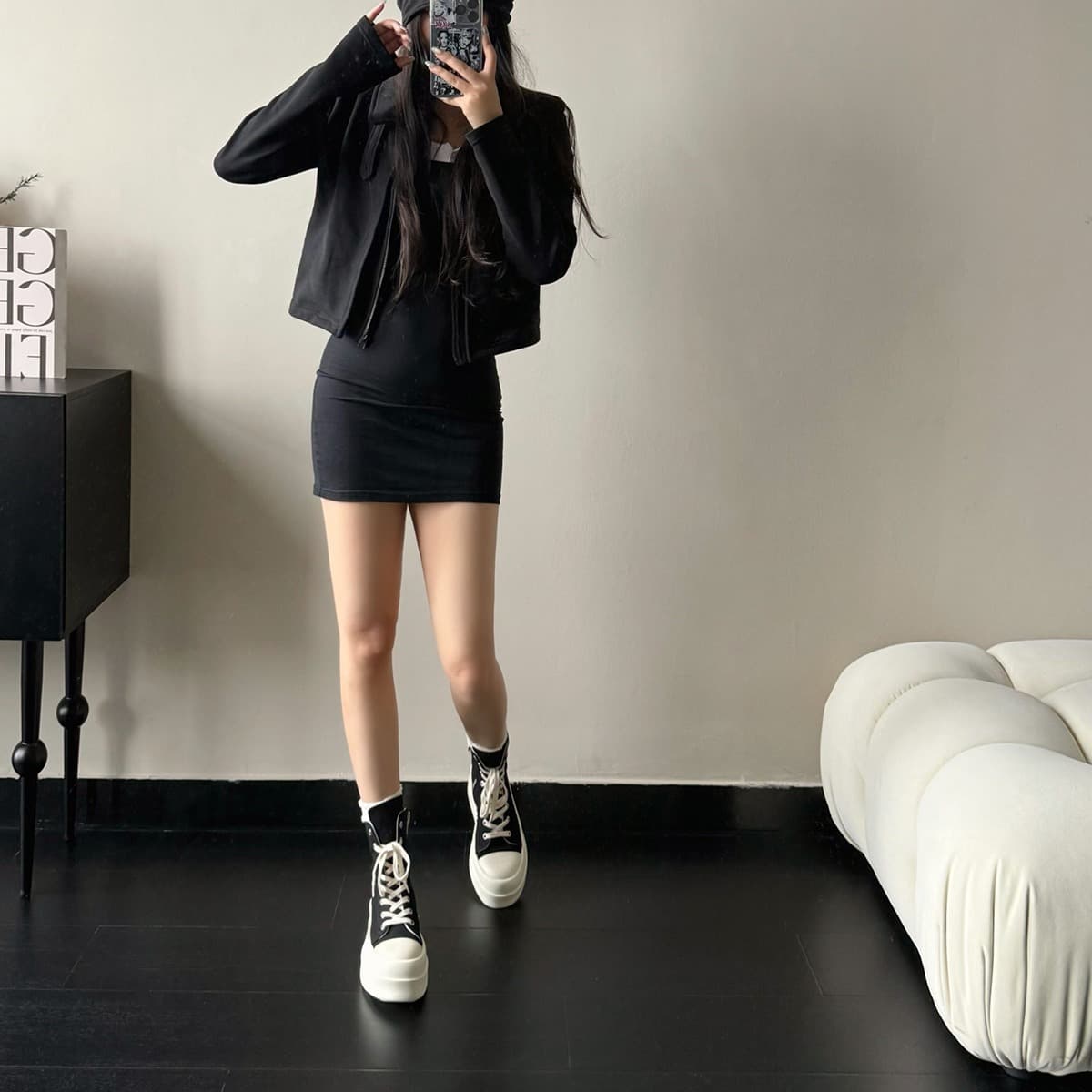 ハイカットスニーカー 脚長効果 スタイリッシュ 美脚 厚底 サイドジップ クッション性 ボリュームソール 目立つ カジュアル