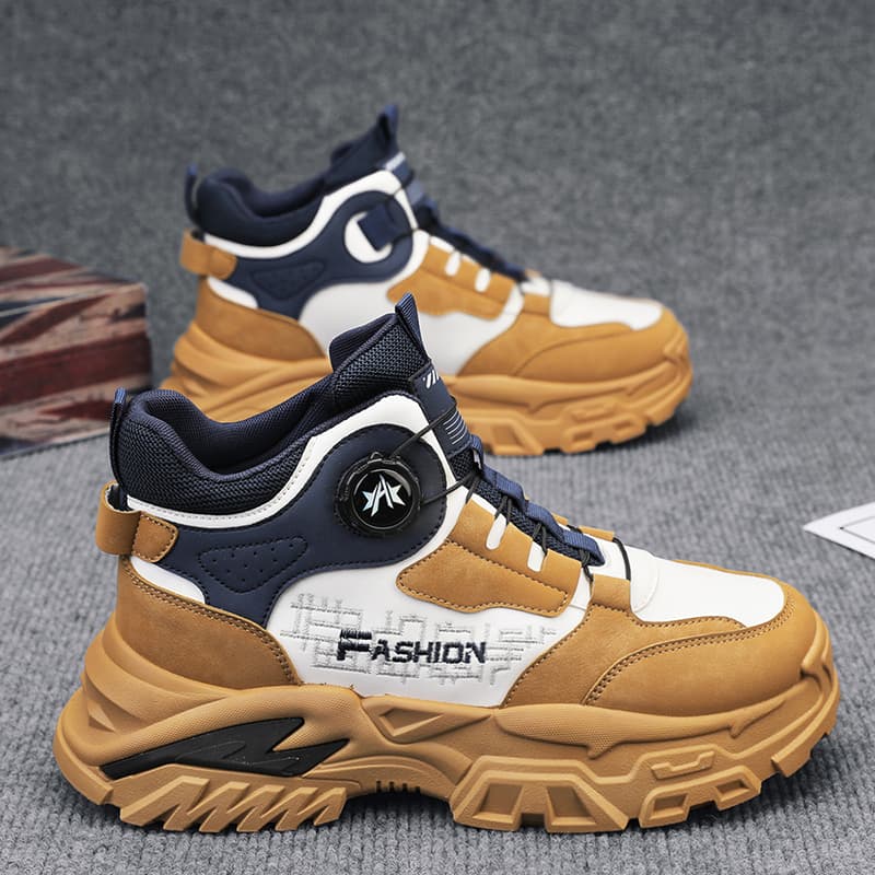 【ハイテク・アーバン】ダイヤル式フリーロック・ダッドスニーカー エクリュ×ダークブラウン | 多層パネル構造 ギザギザ・チャンキーソール ストリート・テックウェア