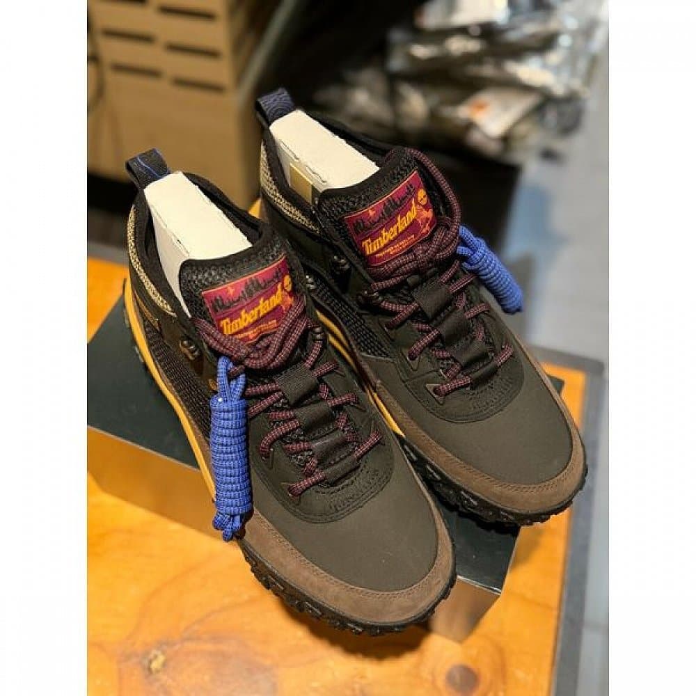 ハイカットスニーカー アウトドア冒険家ハイカット