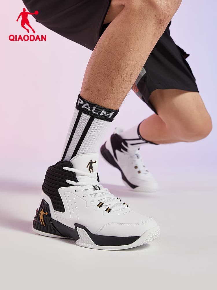 【躍動する足元】テック・ハイカットスニーカー ホワイト×ブラック | 厚底 バスケットシューズ 異素材コンビ