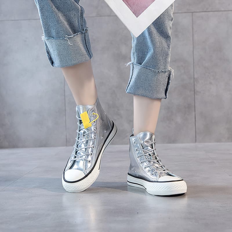 ハイカットスニーカー 目立つ 遊び心 おしゃれ スタイリッシュ 軽快 快適歩行 安定感 オールシーズン 疲れにくい 痛くならない