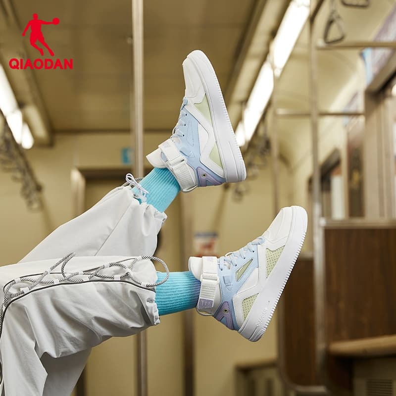 ハイカットスニーカー パステルカラー ハイカット スポーツ  シューズ 通学 ランニング 部活 軽量 学校 定番 歩きやすい ファスナー