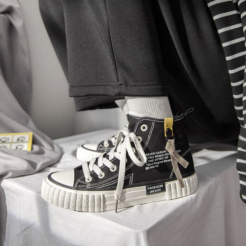 ハイカットスニーカー 定番 カジュアル スタイルアップ おしゃれ シンプル かわいい オールシーズン 履きやすい 歩きやすい 安定感