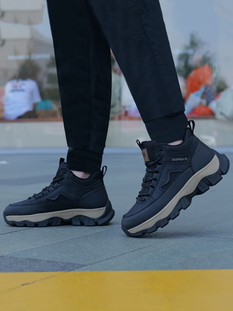 ハイカットスニーカー アウトドア トレッキング 通気性 グリップ力 アウトドア カジュアル 耐久性 スポーティー 機能性 履きやすい