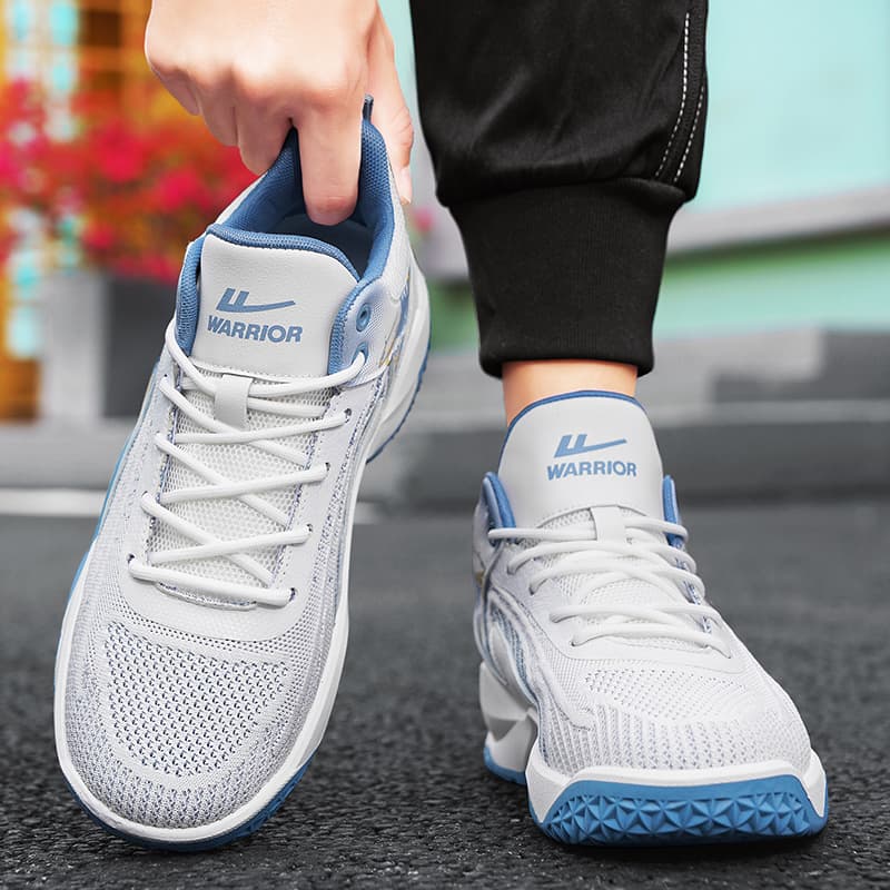 ハイカットスニーカー 定番 ダンス カジュアル シンプル かわいい 可愛い 衝撃吸収 クッション 安定感 メッシュ素材 通気性