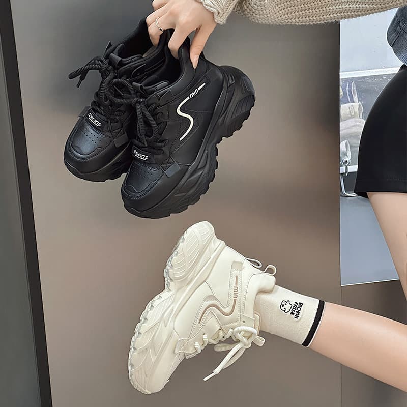 ハイカットスニーカー 厚底 身長アップ効果 安定感 履きやすい 脚長効果 スタイルアップ かわいい 伸長効果 シンプル ボリューム