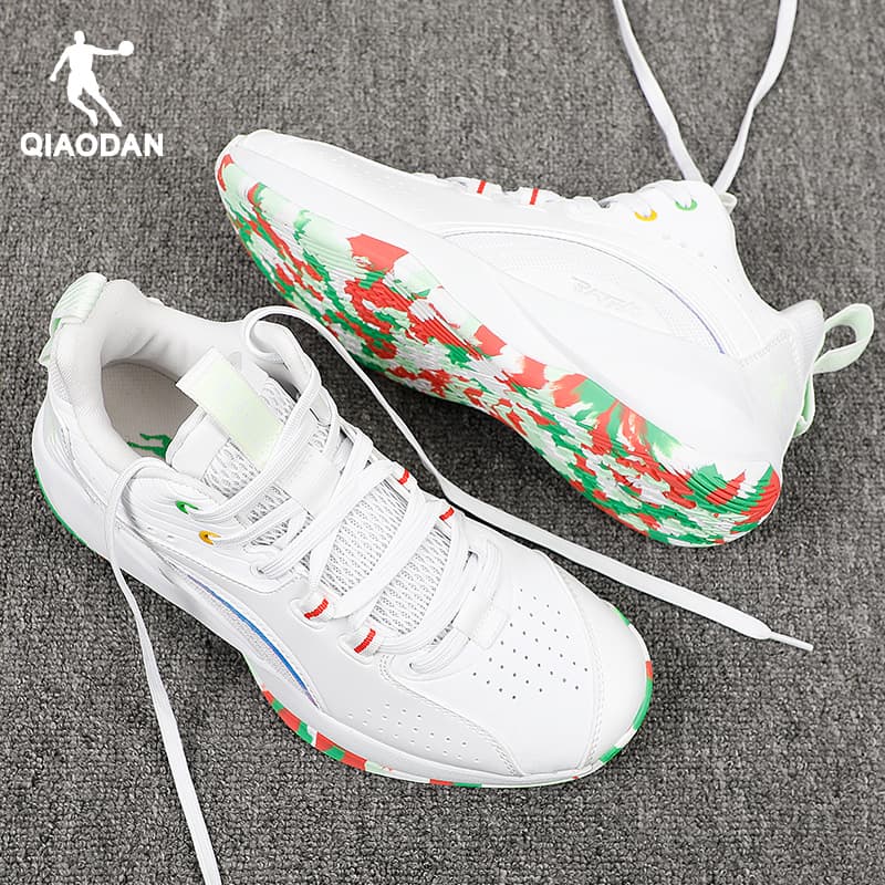 ハイカットスニーカー 人気 バスケットボール 部活 スポーツ グリップ力 安定感 クッション性 耐久性 疲れにくい かっこいい 通気性