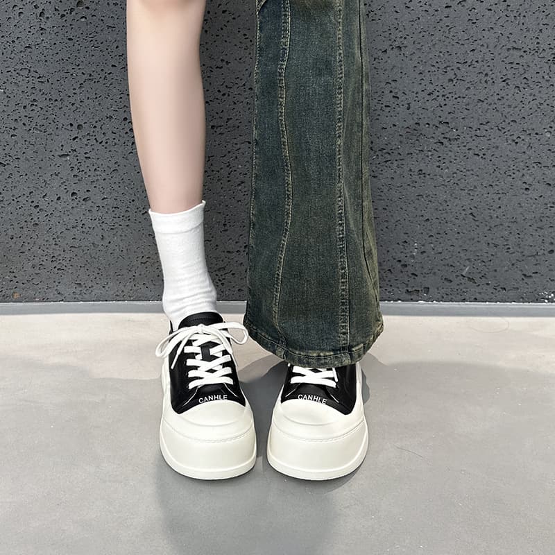 ハイカットスニーカー 美脚 厚底 カジュアル シンプル ボリュームソール スタイリッシュ きれいめ 履きやすい 歩きやすい 安定感