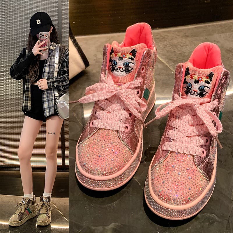 ハイカットスニーカー カジュアル ガーリーコーデ クッション性 痛くならない 歩きやすい クッション 安定感 可愛い 目立つ 遊び心