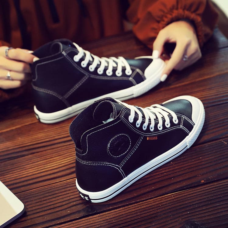 ハイカットスニーカー 定番 オールシーズン カジュアル シンプル 可愛い 通勤 会社 通学 学校 日常使い デイリーコーデ 安定感