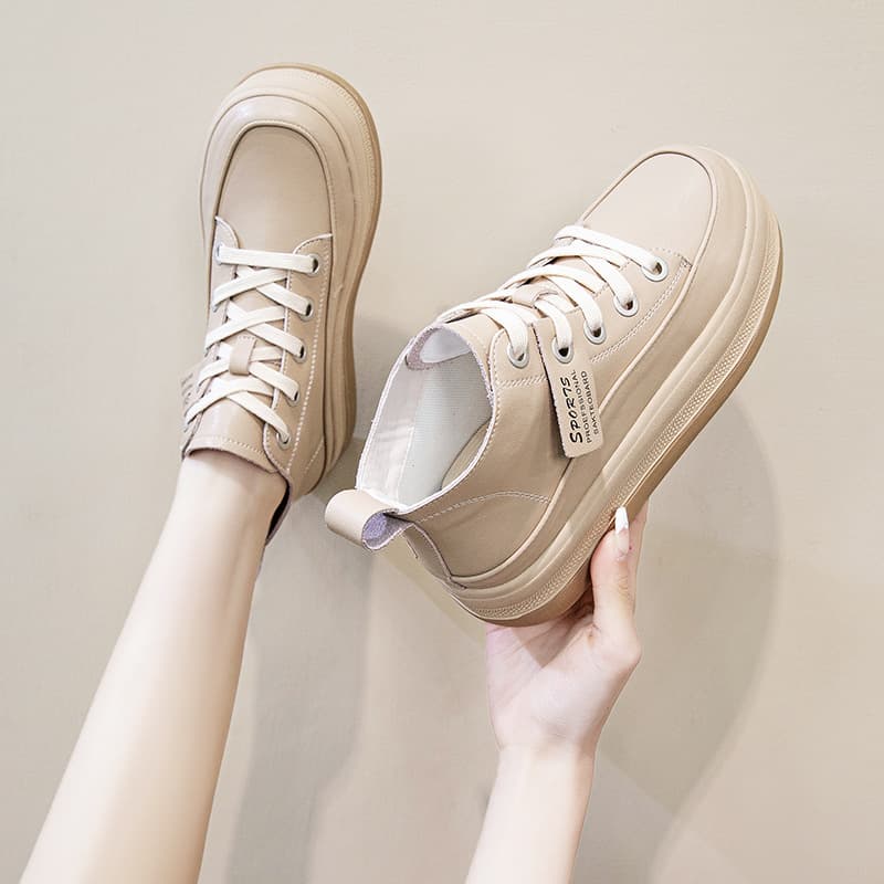 ハイカットスニーカー 本革 伸長効果 厚底 身長アップ効果 履きやすい キレイめ 疲れにくい 快適歩行 スタイリッシュ デイリーコーデ